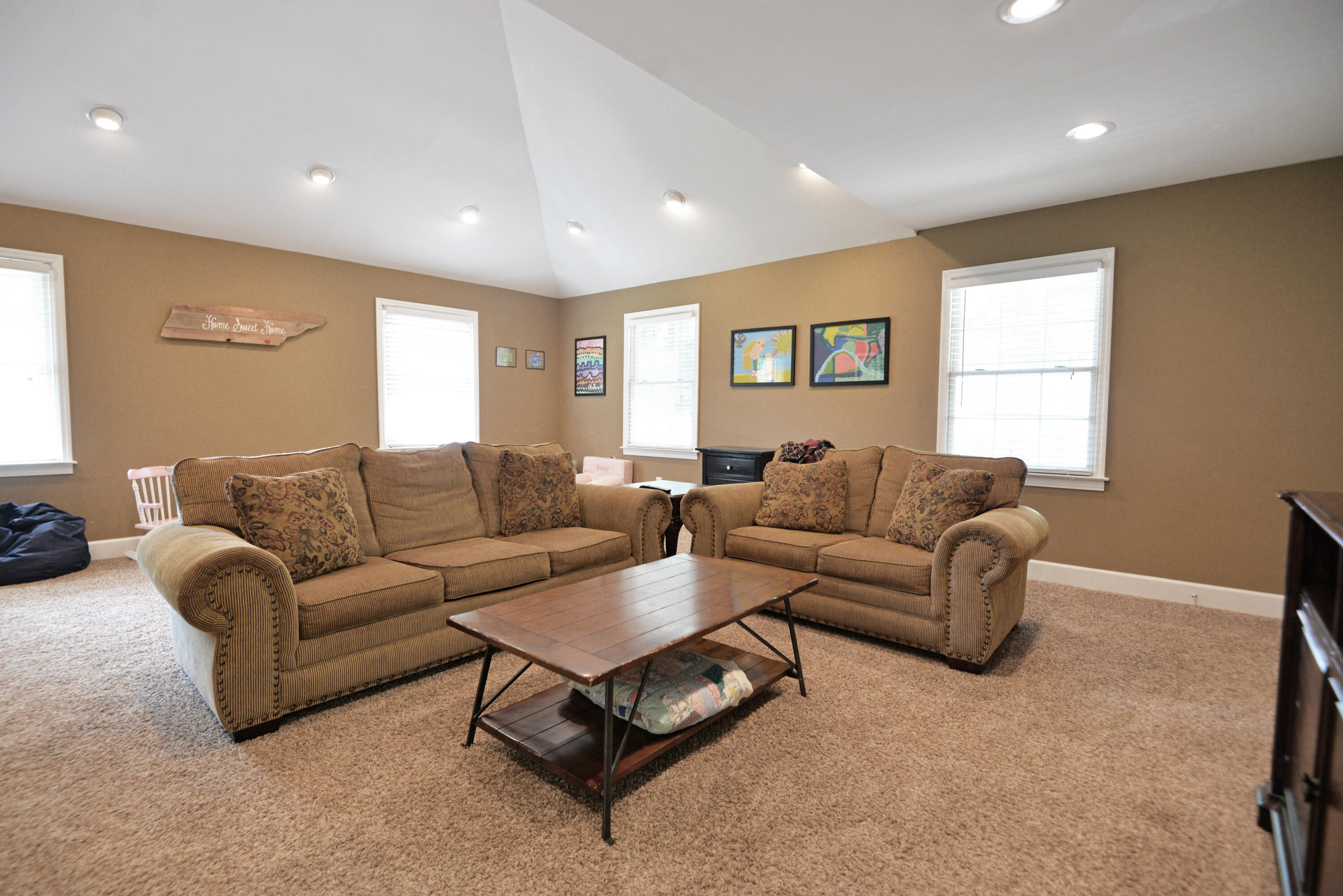 509 Barrington Road Signal Mountain, TN 37377 - Photo 19 of 41 Family room view 1