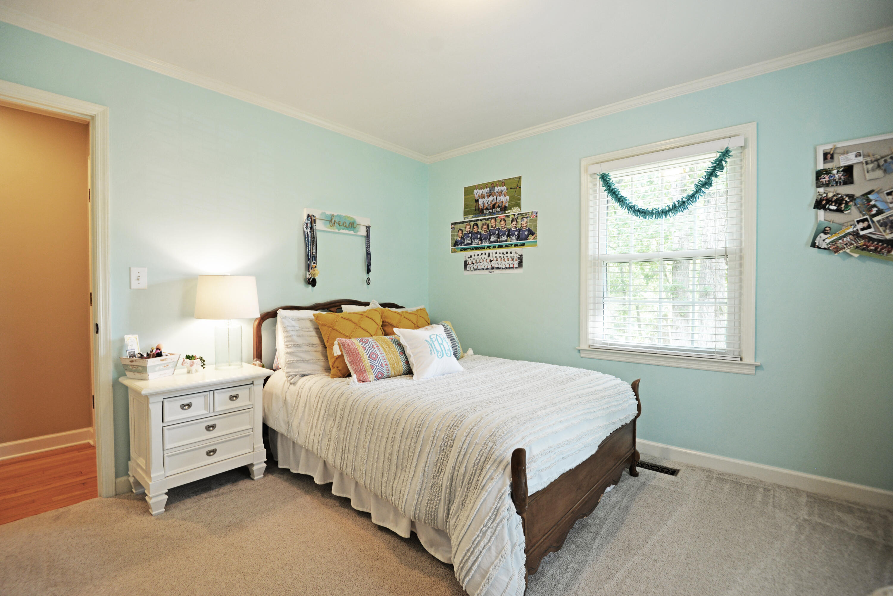509 Barrington Road Signal Mountain, TN 37377 - Photo 31 of 41 Bedroom #3 view 1