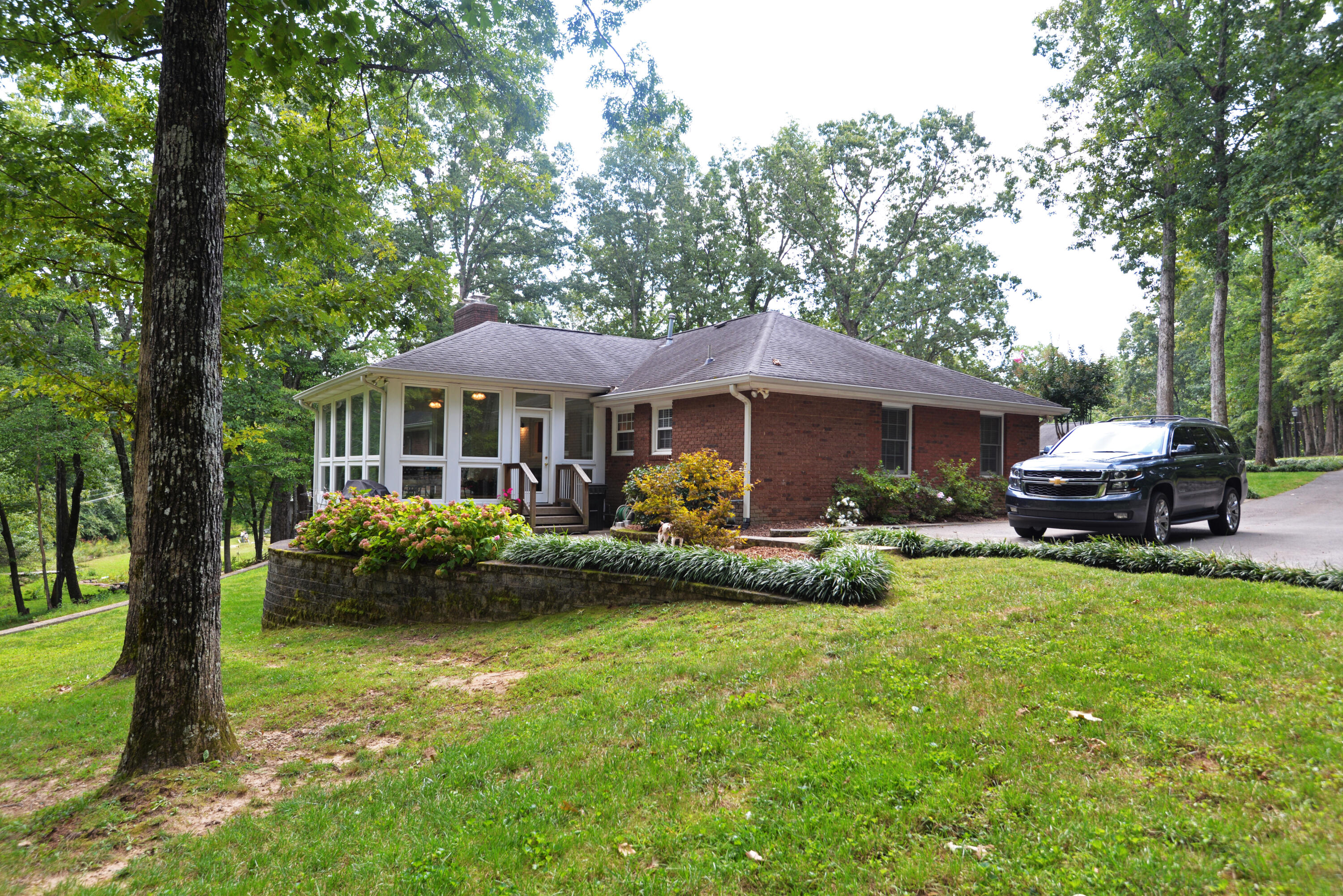 509 Barrington Road Signal Mountain, TN 37377 - Photo 38 of 41 Rear corner view