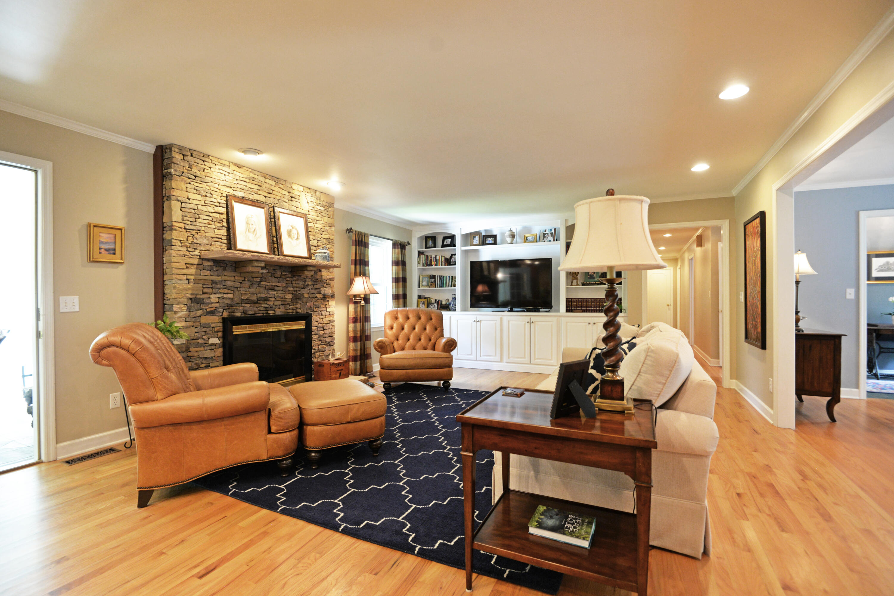 509 Barrington Road Signal Mountain, TN 37377 - Photo 10 of 41 Living room view 1