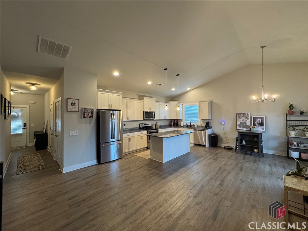 518 North Point Circle Hartwell, GA 30643 - Photo 5 of 14 Gallery Image 5