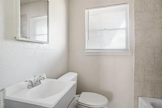 $1,600 | 8108 Redwood Drive, Benbrook, TX 76116