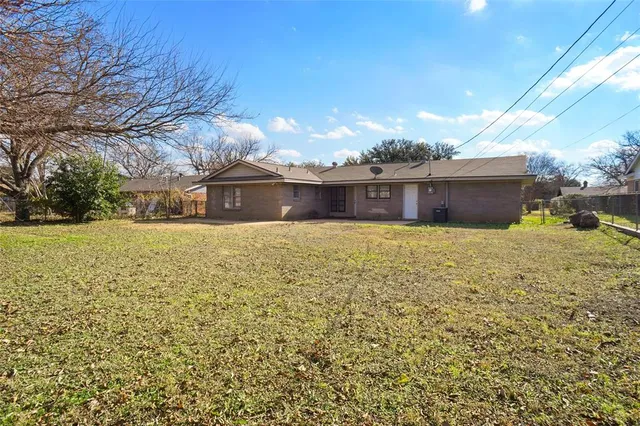 $1,600 | 8108 Redwood Drive, Benbrook, TX 76116