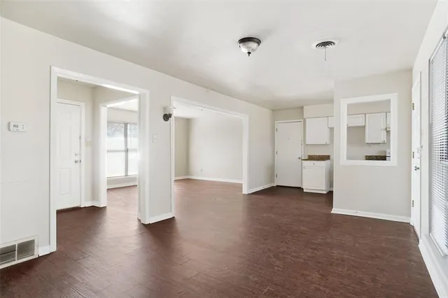 $1,600 | 8108 Redwood Drive, Benbrook, TX 76116