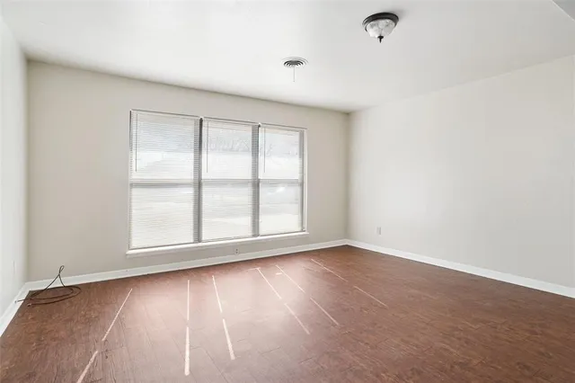 $1,600 | 8108 Redwood Drive, Benbrook, TX 76116