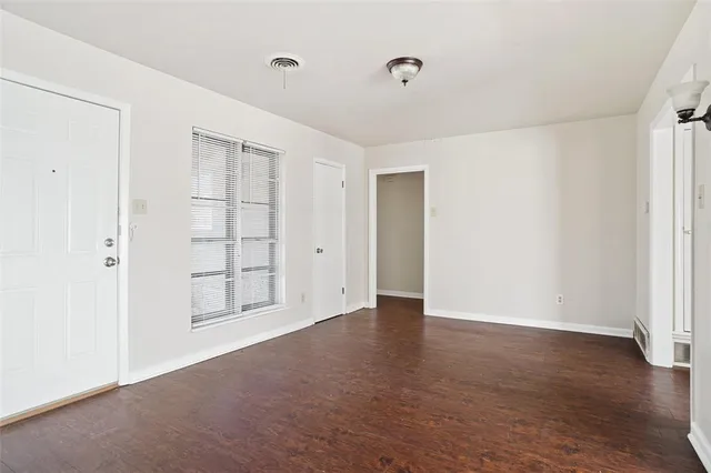 $1,600 | 8108 Redwood Drive, Benbrook, TX 76116