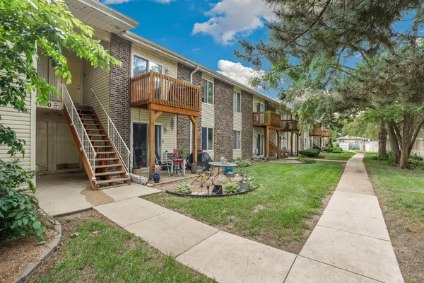 $145,000 | 1900 Light Road, Unit 202, Oswego, IL 60543