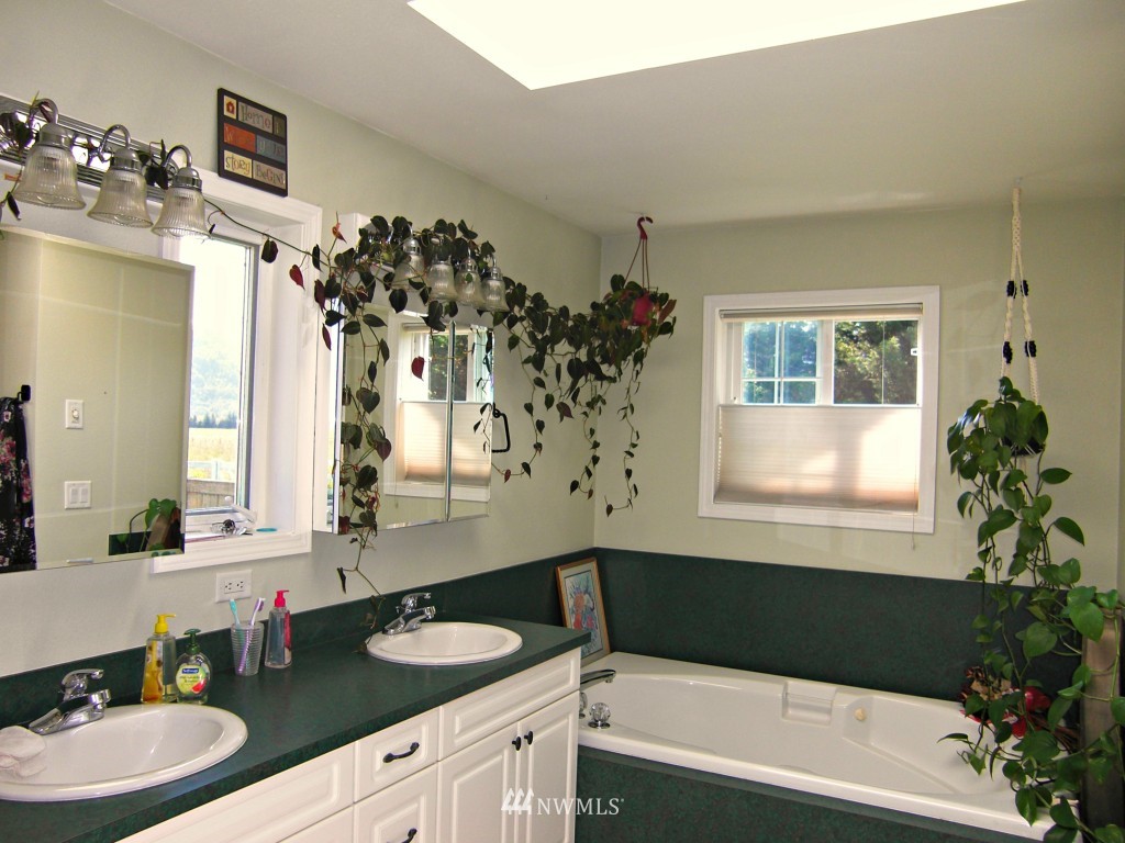 4452 Reese Hill Road Sumas, WA 98295 - Photo 15 of 25 Gallery Image 15