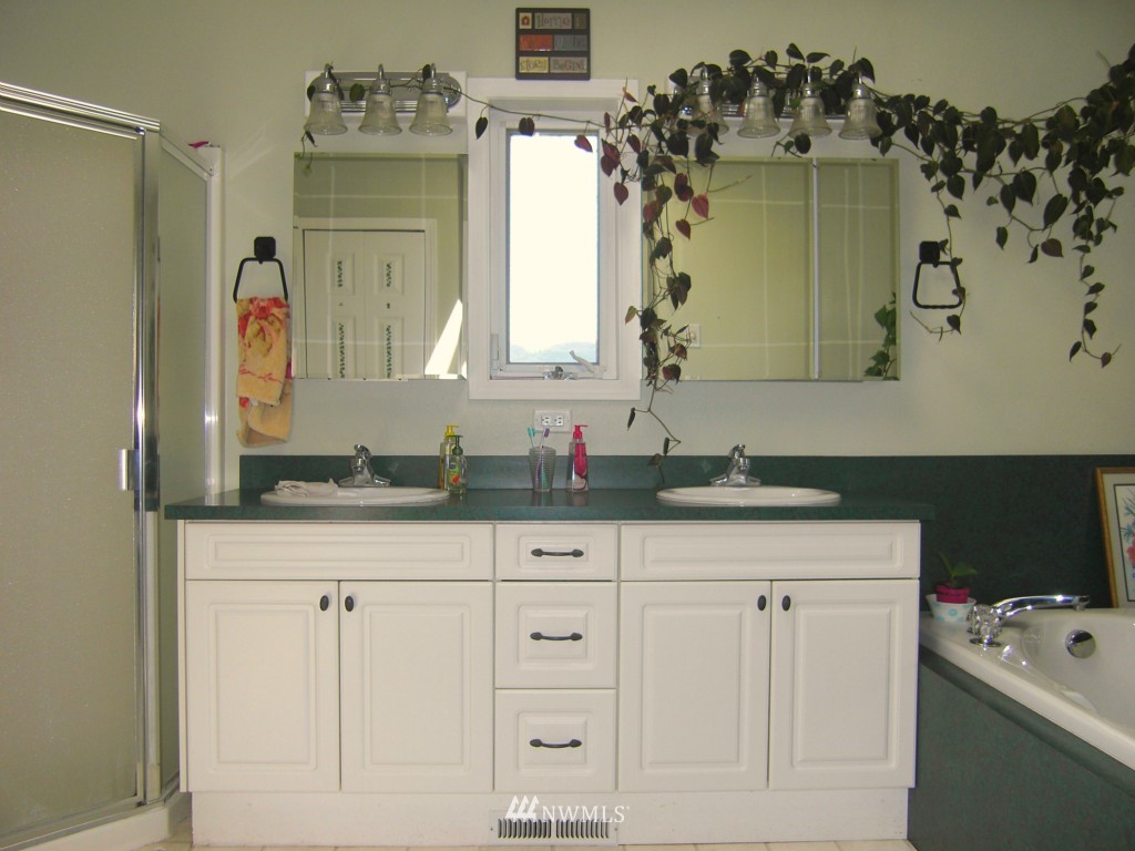 4452 Reese Hill Road Sumas, WA 98295 - Photo 16 of 25 Gallery Image 16
