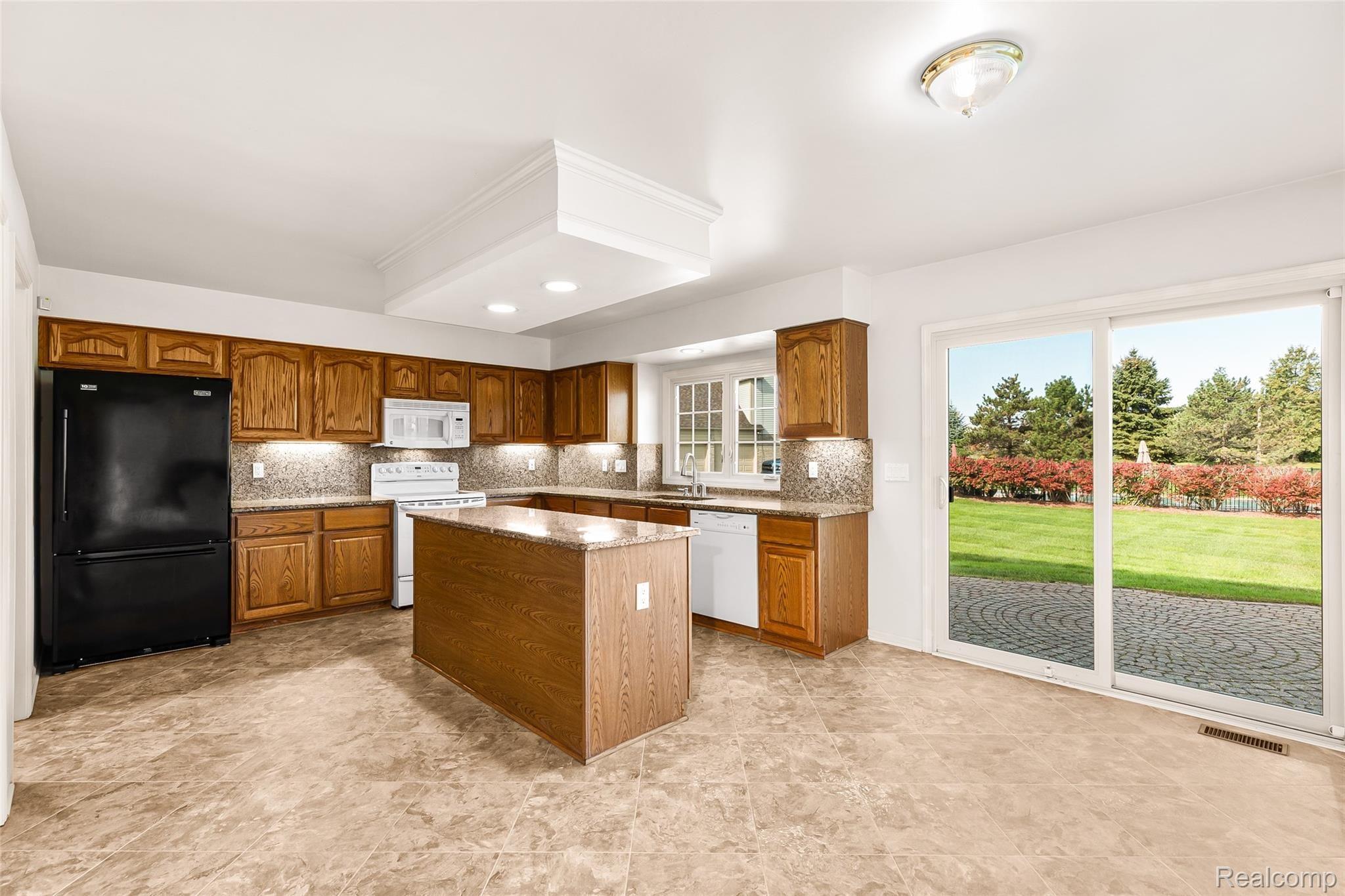 46690 Mornington Road Canton, MI 48188 - Photo 20 of 47 20.Kitchen