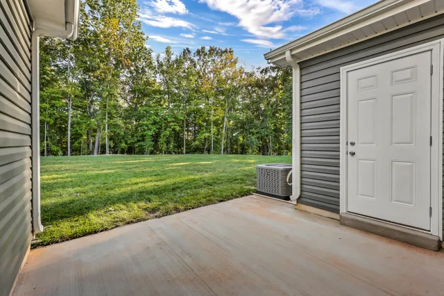 $215,900 | 143 Quarry Point Drive, Clarksville, TN 37043