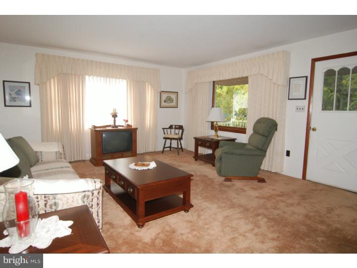 770 Church Lane Road Reading, PA 19606 - Photo 8 of 23 Living Room