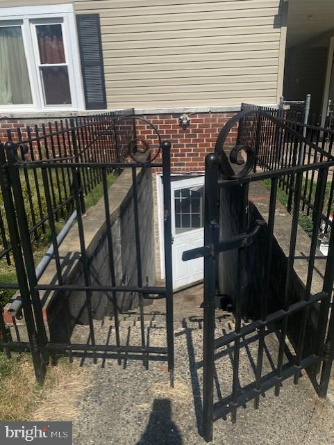 12233 Bluhill Road Silver Spring, MD 20902 - Photo 2 of 5