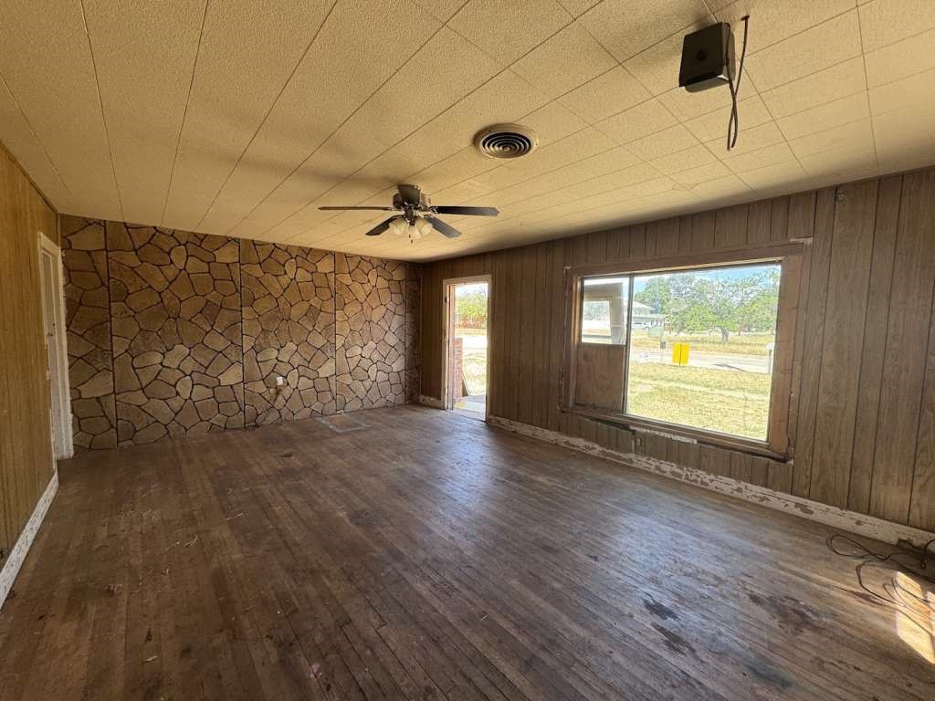 845 Locust Street Colorado City, TX 79512 - Photo 3 of 13