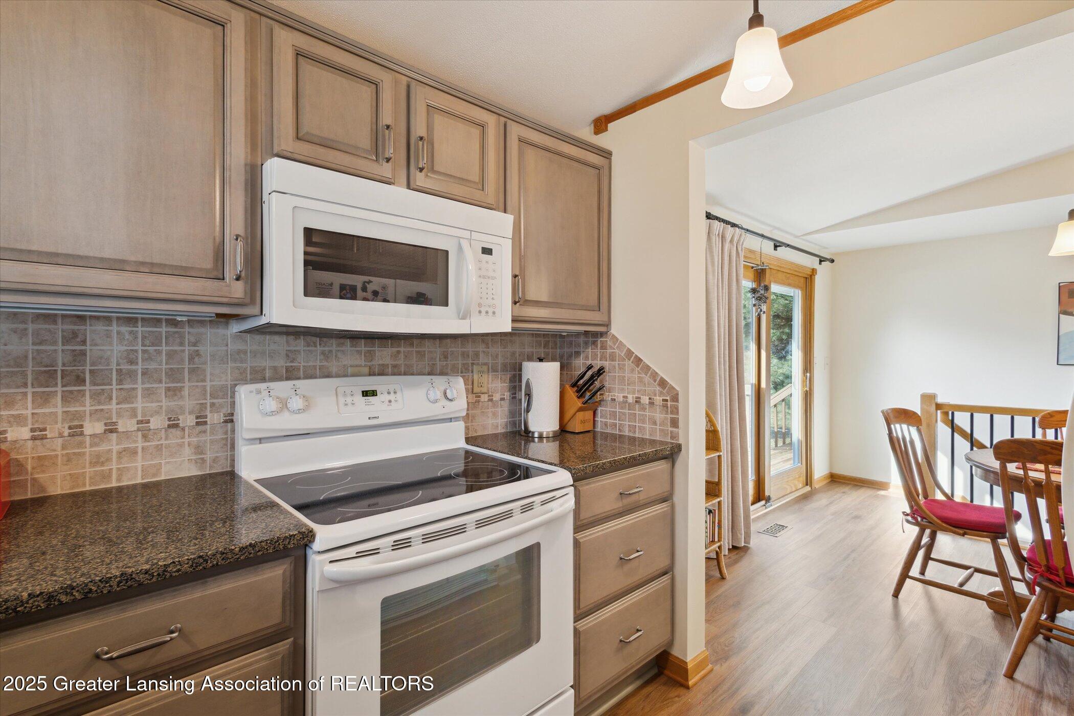3100 Scarborough Road Lansing, MI 48910 - Photo 12 of 46 16-3100-Scarborough-Rd-Lansing-MI-48910-