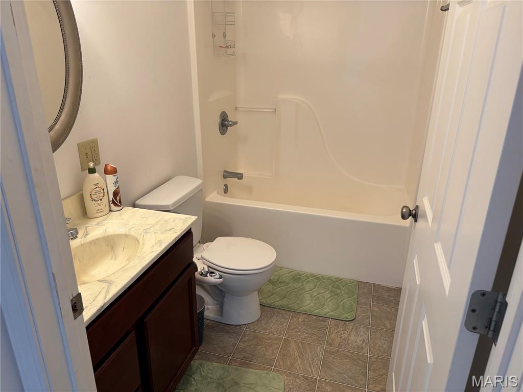 401 Timber Ridge Drive, Unit 18 Grafton, IL 62037 - Photo 18 of 29