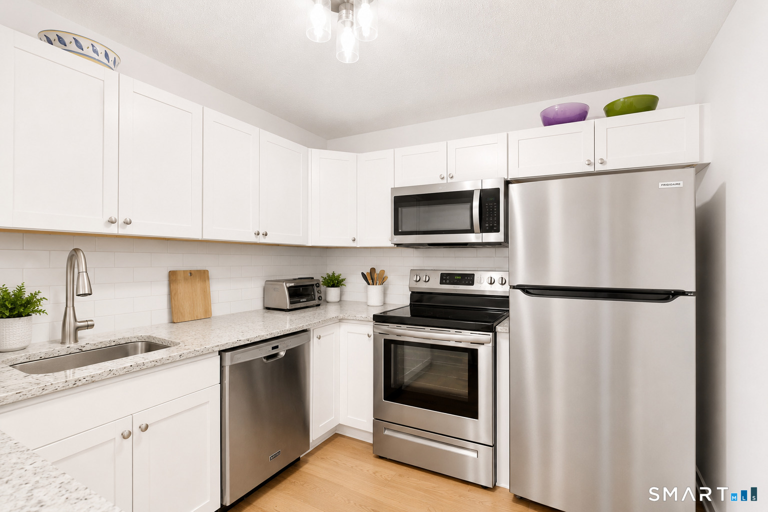 950 Cove Road, Unit C8 Stamford, CT 06902 - Photo 3 of 16