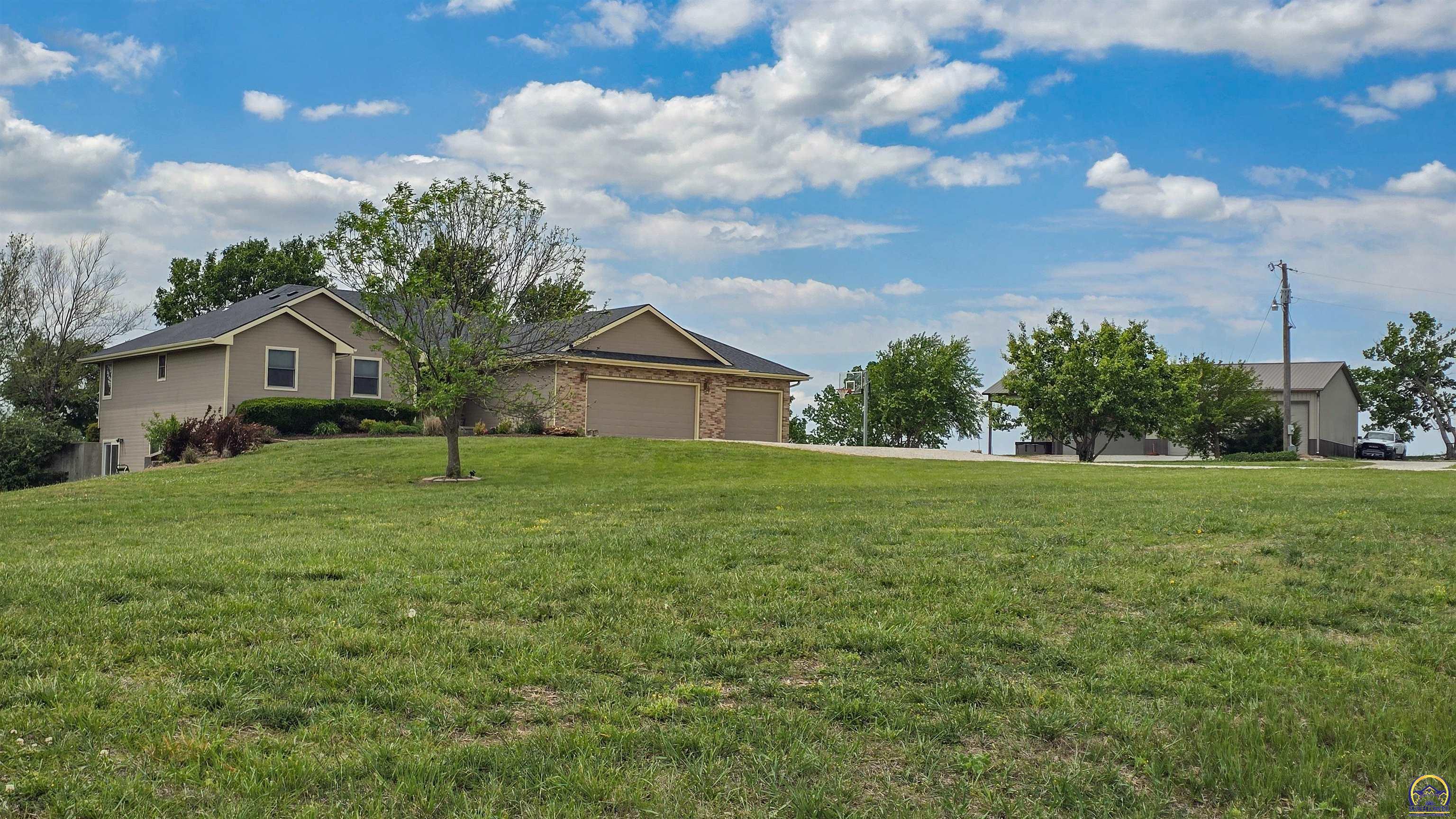 22775 N Road Holton, KS 66436 - Photo 5 of 48
