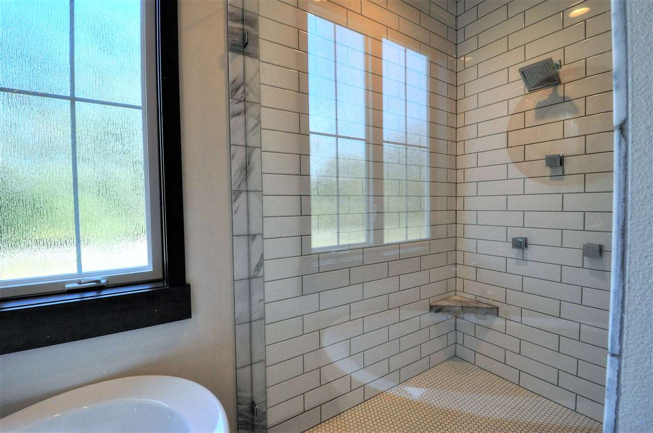 12110 North Waikiki Road Spokane, WA 99218 - Photo 17 of 20 Gallery Image 17