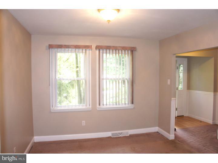 373 Lester Road Springfield, PA 19064 - Photo 5 of 25 Dining Room