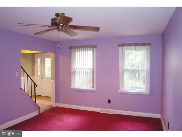 373 Lester Road Springfield, PA 19064 - Photo 7 of 25 Living Room