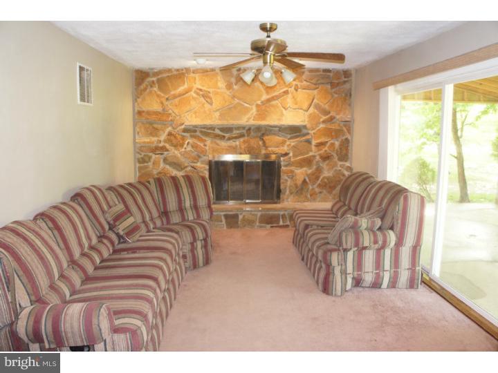 373 Lester Road Springfield, PA 19064 - Photo 8 of 25 Family Room