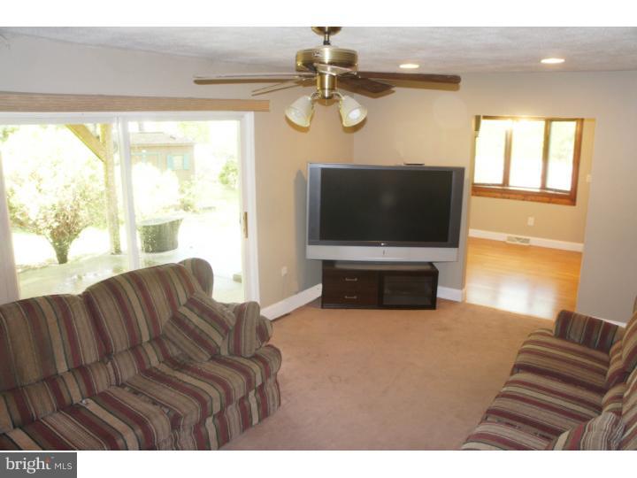373 Lester Road Springfield, PA 19064 - Photo 9 of 25 Family Room