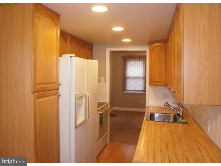373 Lester Road Springfield, PA 19064 - Photo 10 of 25 Kitchen