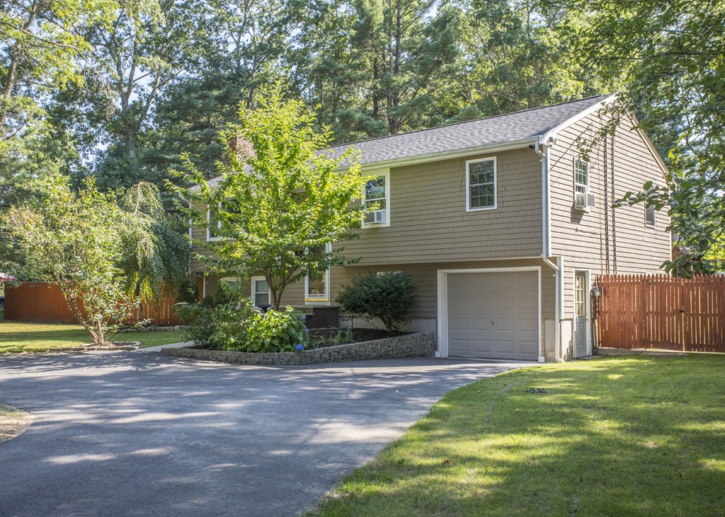 110 Bullock Road Freetown, MA 02717 - Photo 3 of 30 Gallery Image 3