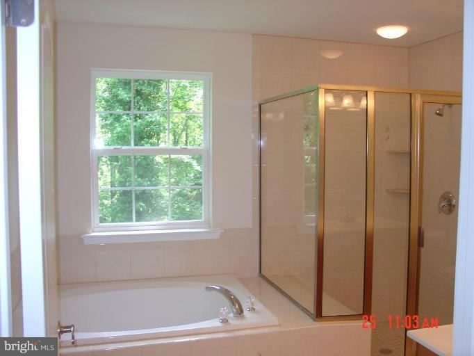 3512 Oaklawn Road Fort Washington, MD 20744 - Photo 13 of 16 seperate Shower with Shower Seat & Upgrade Tile