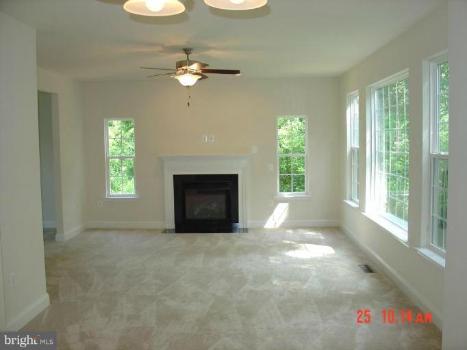 3512 Oaklawn Road Fort Washington, MD 20744 - Photo 4 of 16 Family Room from Kitchen