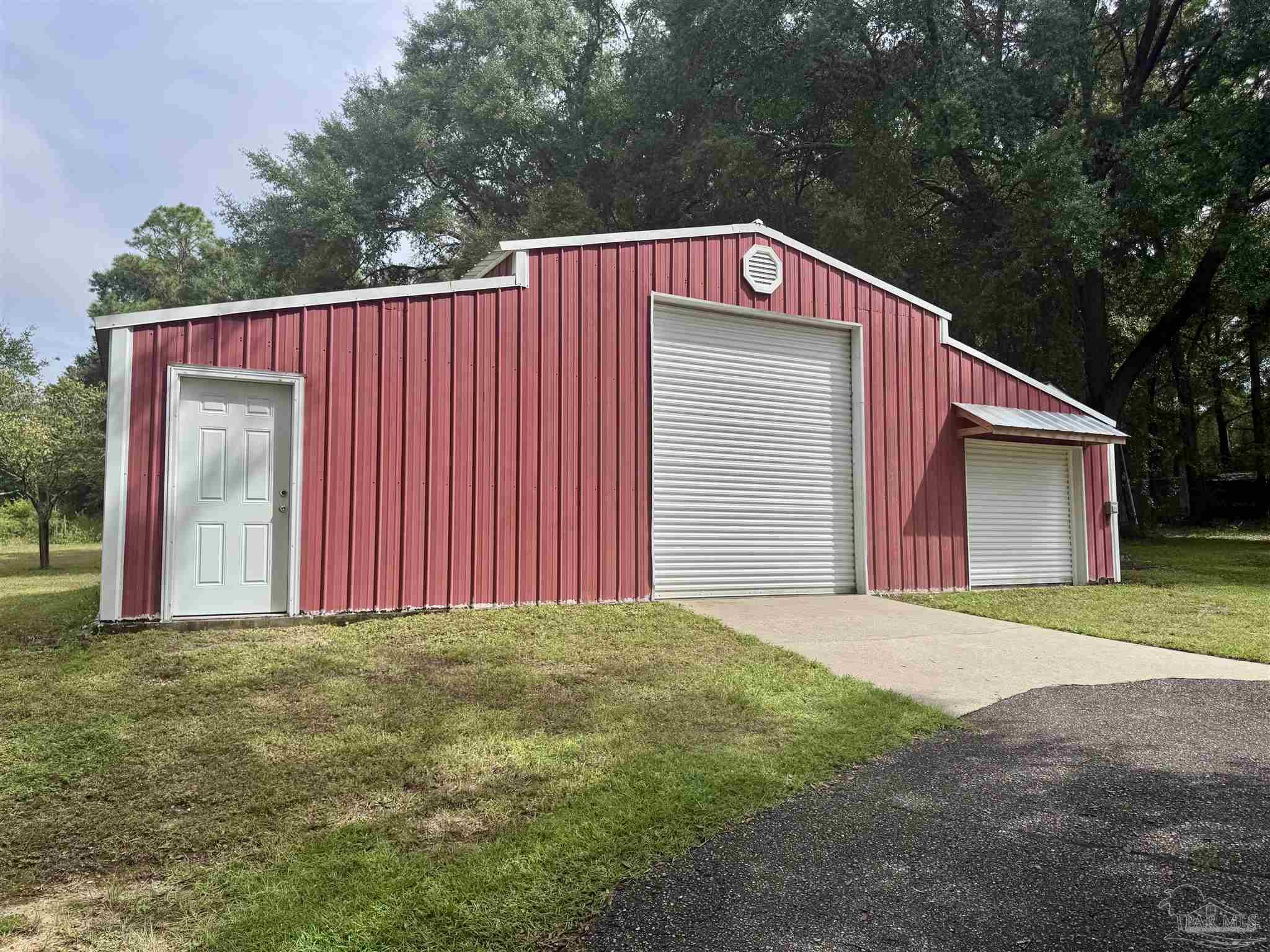6636 Helms Road Pensacola, FL 32526 - Photo 3 of 32 Gallery Image 3