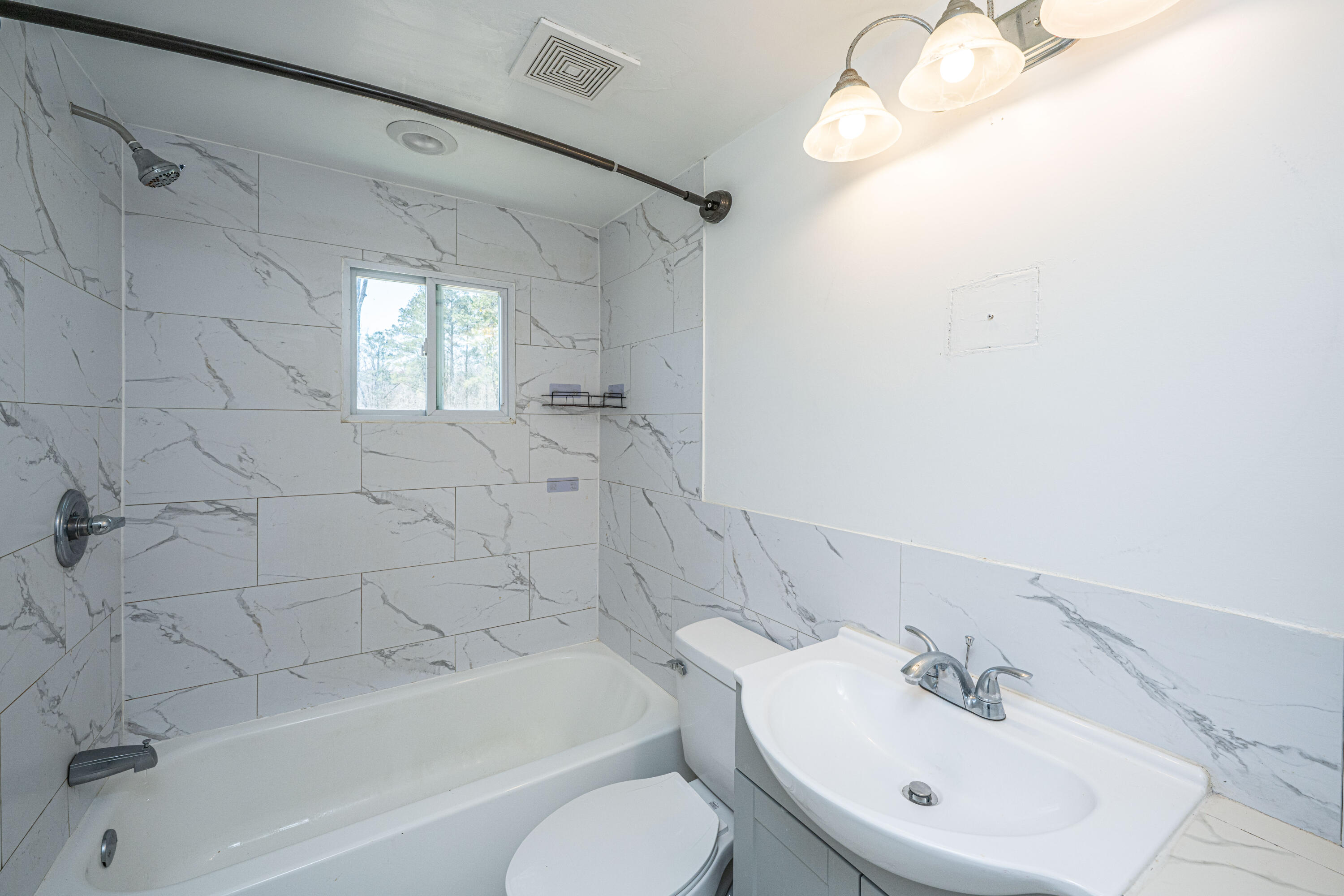 117 Roberts Road Summerville, SC 29483 - Photo 18 of 70 117RobertsRd017