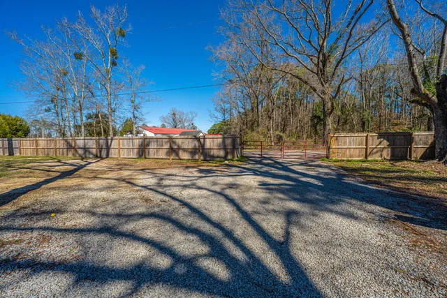 $300,000 | 117 Roberts Road, Summerville, SC 29483