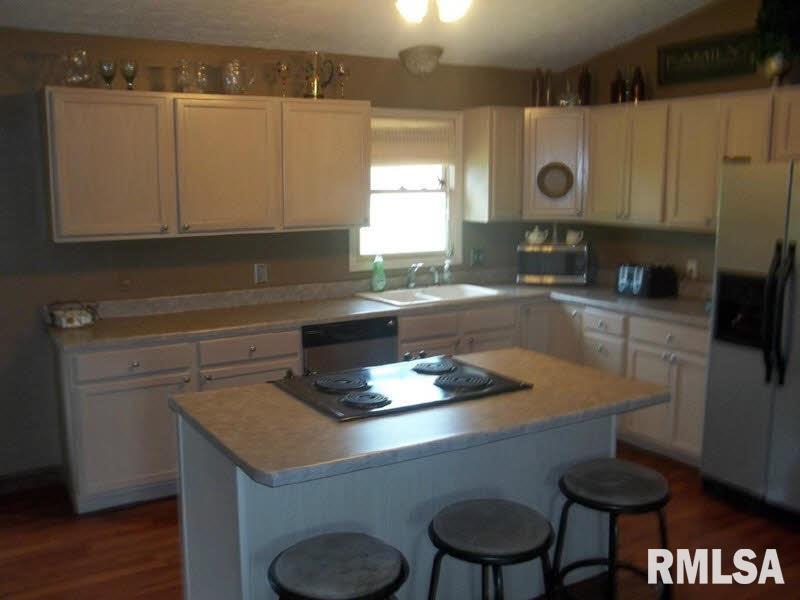 15364 Sheep Farm Road Ewing, IL 62836 - Photo 3 of 11