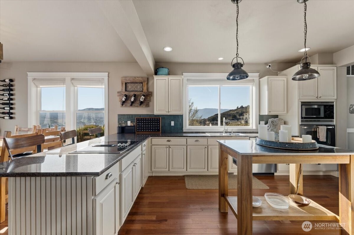 200 Crescent Street Chelan, WA 98816 - Photo 13 of 40