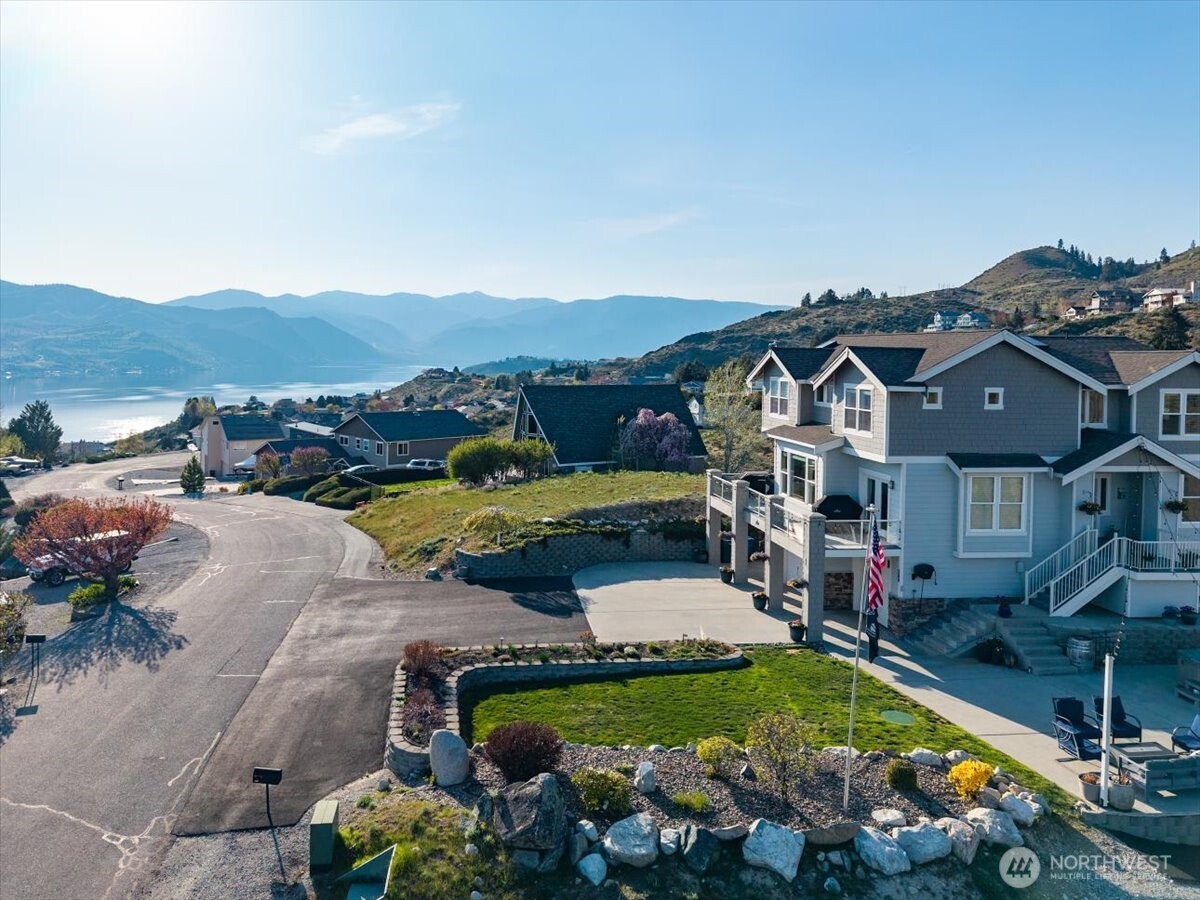 200 Crescent Street Chelan, WA 98816 - Photo 2 of 40