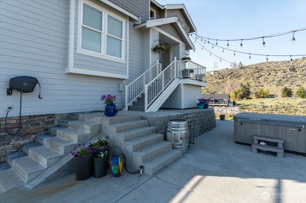 200 Crescent Street Chelan, WA 98816 - Photo 5 of 40