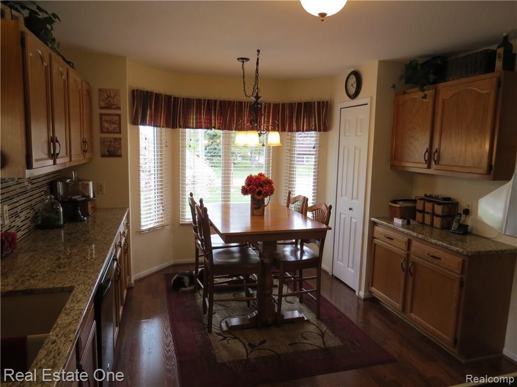 921 Minnesota Road Troy, MI 48083 - Photo 5 of 27 IMG_2433.JPG