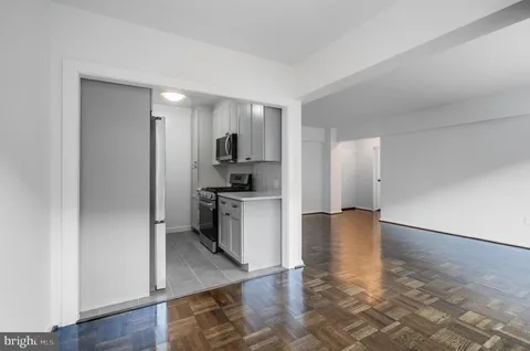 $385,000 | 3601 Wisconsin Avenue Northwest, Unit 111, Washington, DC 20016