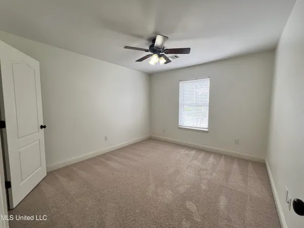 $2,100 | 205 Jeff Davis Avenue, Waveland, MS 39576