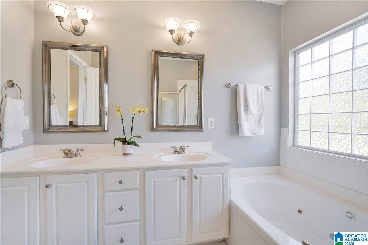 1115 Oak Grove Road Birmingham, AL 35209 - Photo 17 of 32