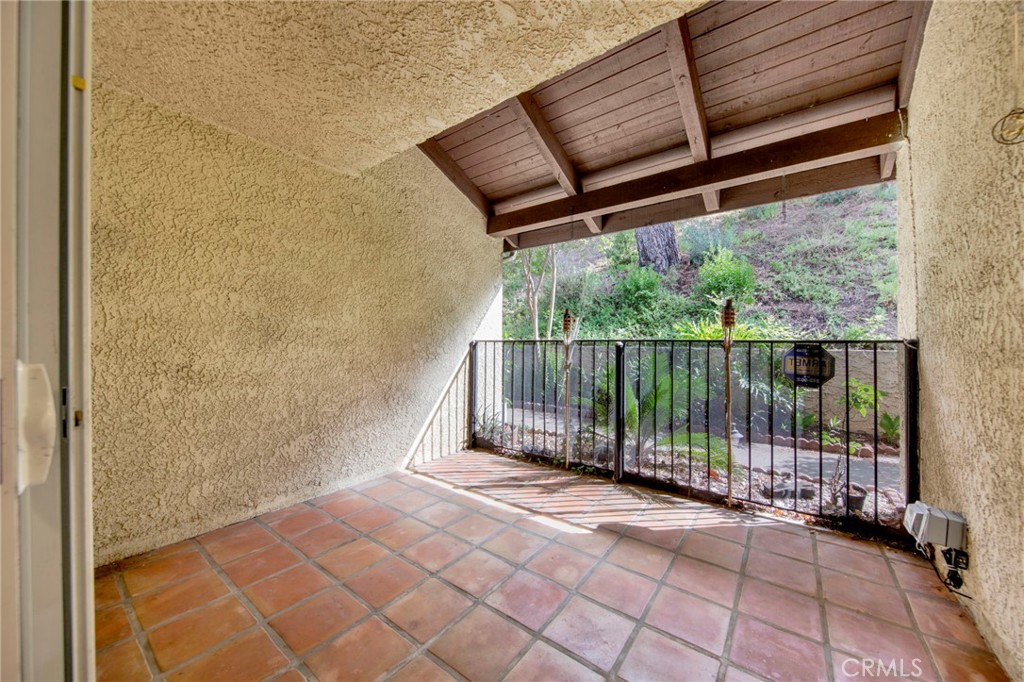 9745 Vía Roma Burbank, CA 91504 - Photo 19 of 25 Gallery Image 19