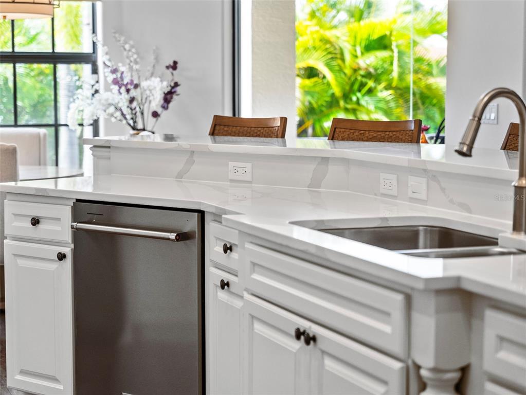531 Ranger Lane Longboat Key, FL 34228 - Photo 19 of 88 Gallery Image 19