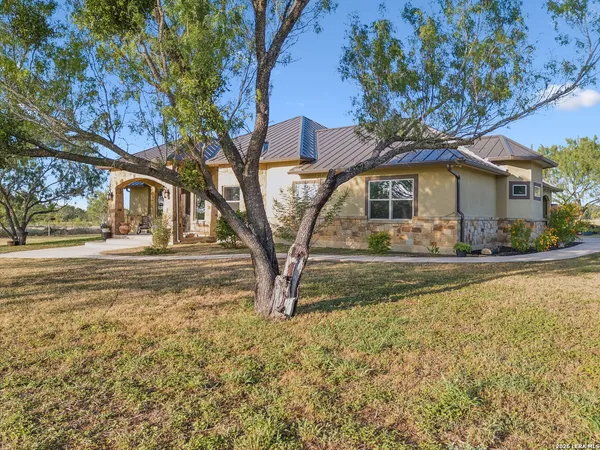 $699,000 | 230 Casarez Road, Pleasanton, TX 78064