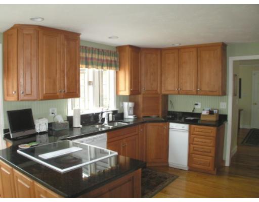 7 Standish Road Norfolk, MA 02056 - Photo 11 of 30 Gallery Image 11