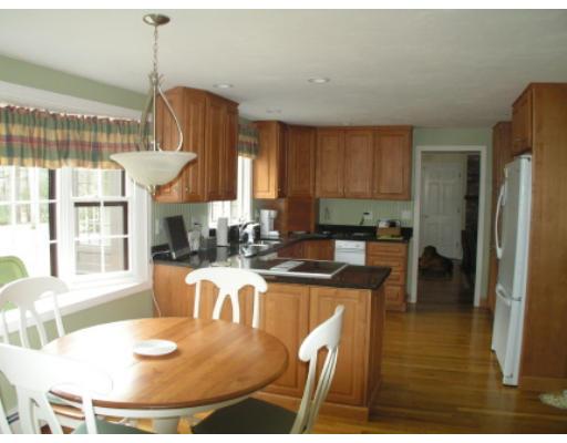7 Standish Road Norfolk, MA 02056 - Photo 6 of 30 Gallery Image 6