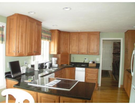 7 Standish Road Norfolk, MA 02056 - Photo 9 of 30 Gallery Image 9