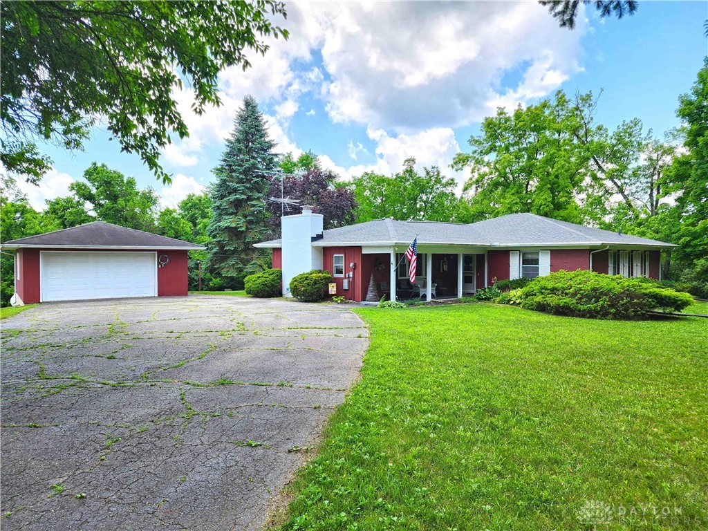 851 East County Line Road Springfield, OH 45502 - Photo 1 of 68