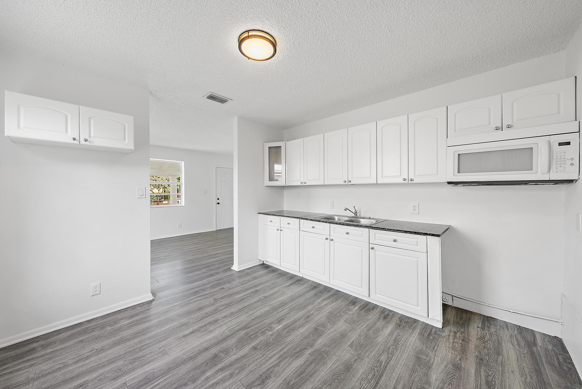 579 West 4th Street Riviera Beach, FL 33404 - Photo 5 of 13 579 W 4th Street-4
